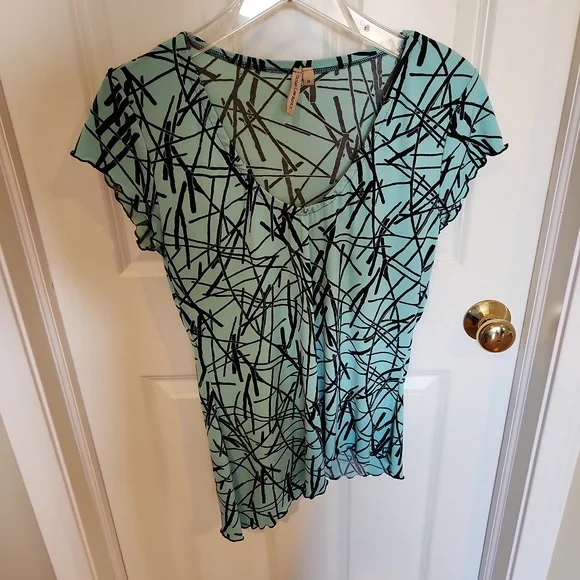 Top - Picture 1 of 1